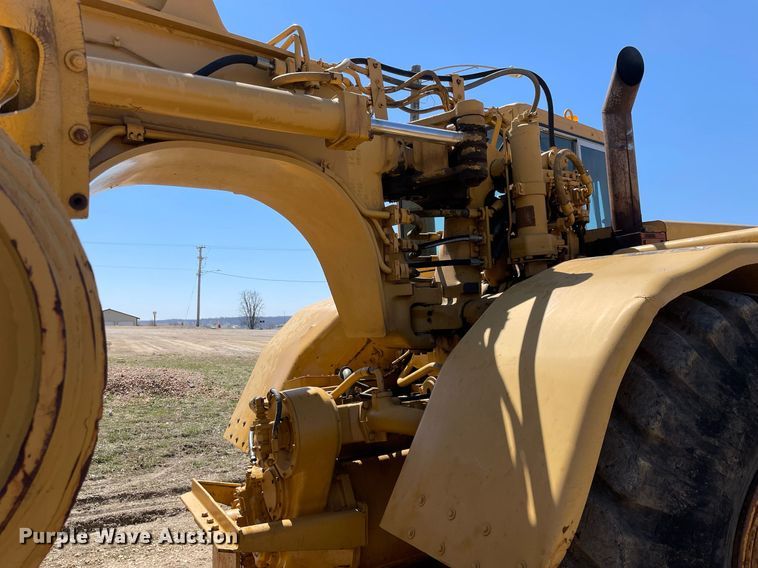 image for item LJ9612 1986 Caterpillar 621B  conventional scraper