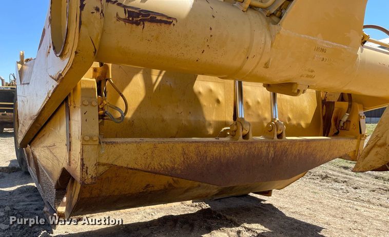 image for item LJ9612 1986 Caterpillar 621B  conventional scraper