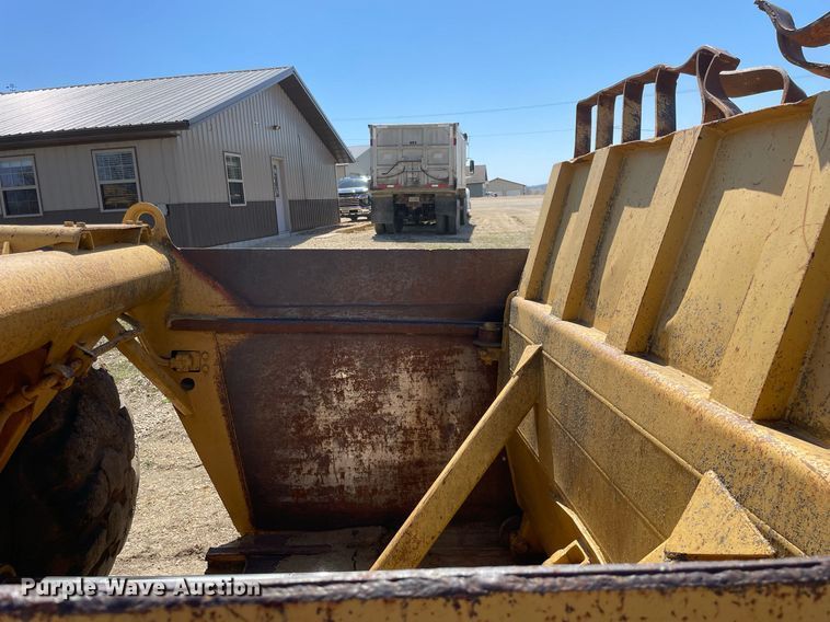 image for item LJ9612 1986 Caterpillar 621B  conventional scraper