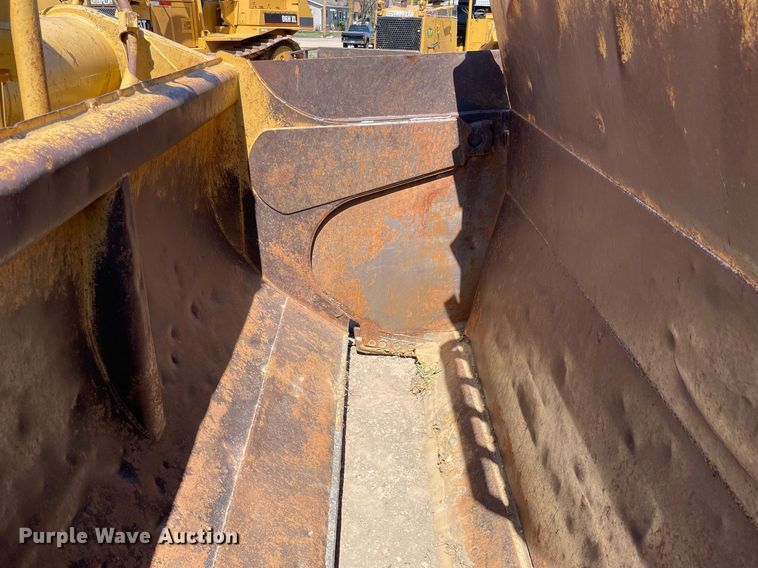 image for item LJ9612 1986 Caterpillar 621B  conventional scraper