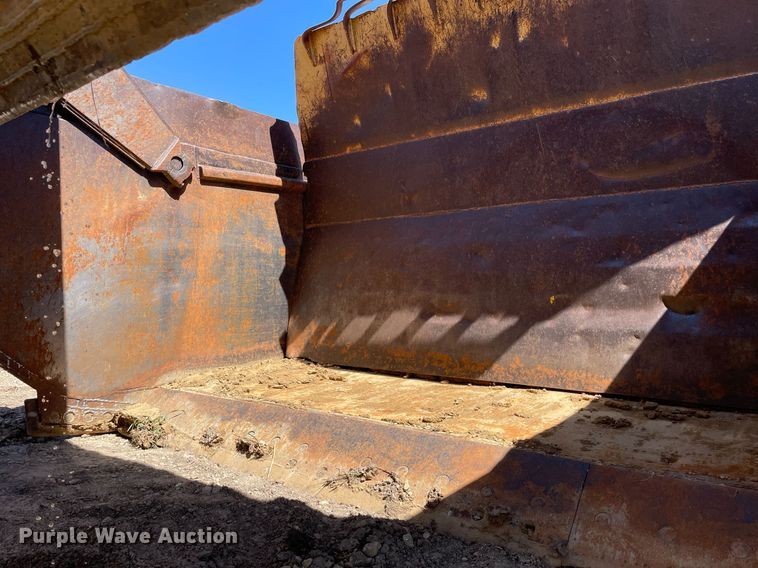 image for item LJ9612 1986 Caterpillar 621B  conventional scraper