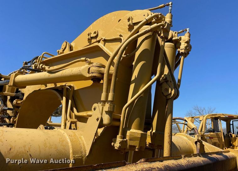 image for item LJ9612 1986 Caterpillar 621B  conventional scraper