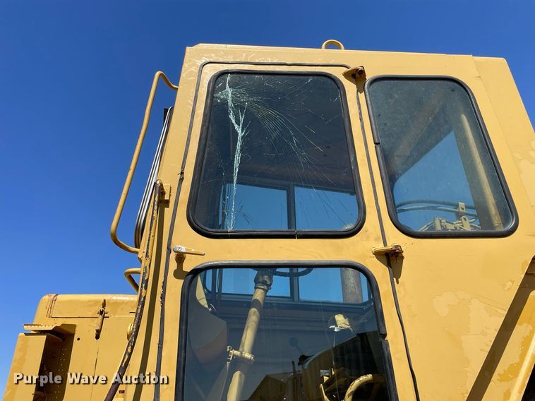 image for item LJ9612 1986 Caterpillar 621B  conventional scraper