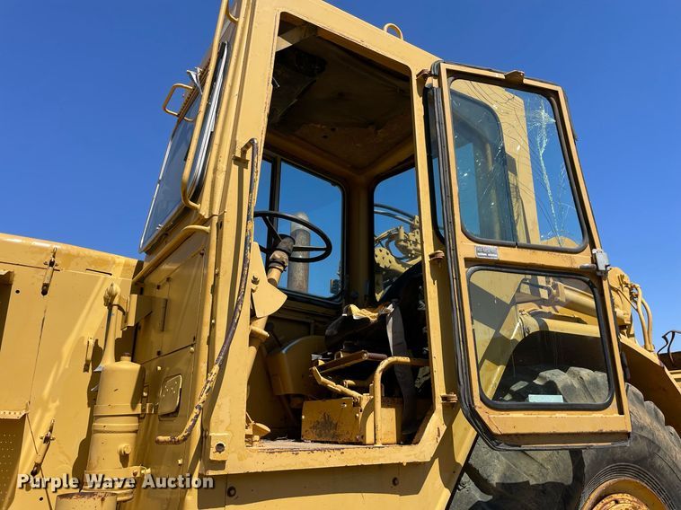 image for item LJ9612 1986 Caterpillar 621B  conventional scraper