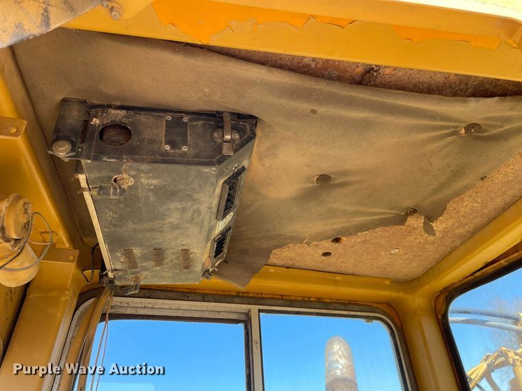 image for item LJ9612 1986 Caterpillar 621B  conventional scraper