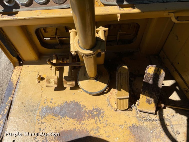 image for item LJ9612 1986 Caterpillar 621B  conventional scraper