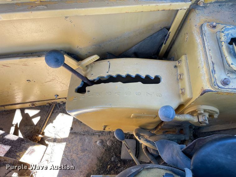 image for item LJ9612 1986 Caterpillar 621B  conventional scraper