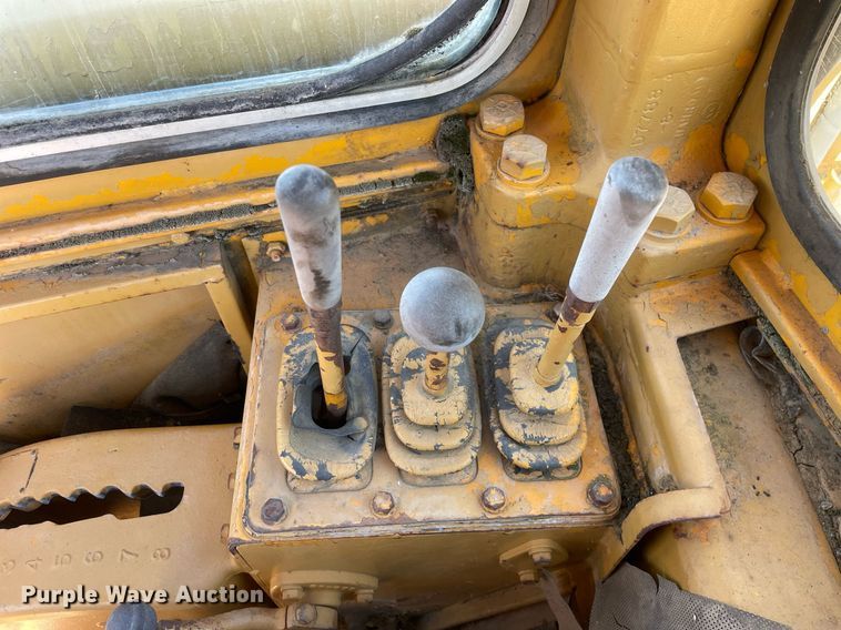 image for item LJ9612 1986 Caterpillar 621B  conventional scraper