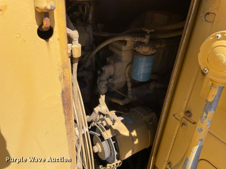 image for item LJ9612 1986 Caterpillar 621B  conventional scraper