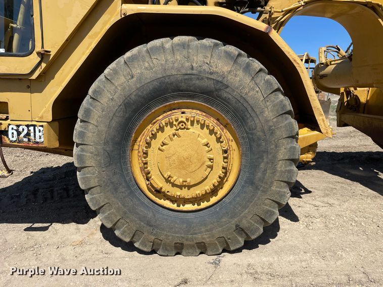 image for item LJ9612 1986 Caterpillar 621B  conventional scraper