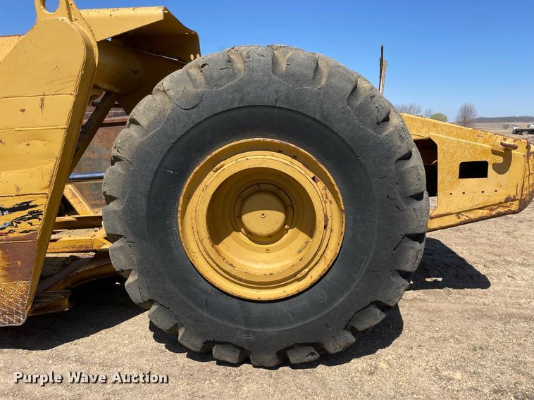 image for item LJ9612 1986 Caterpillar 621B  conventional scraper