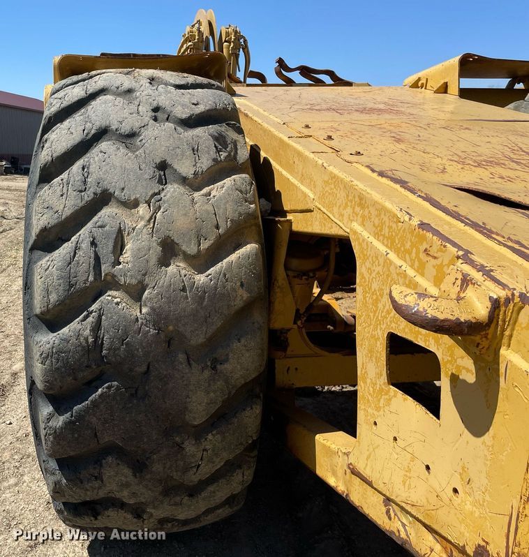 image for item LJ9612 1986 Caterpillar 621B  conventional scraper