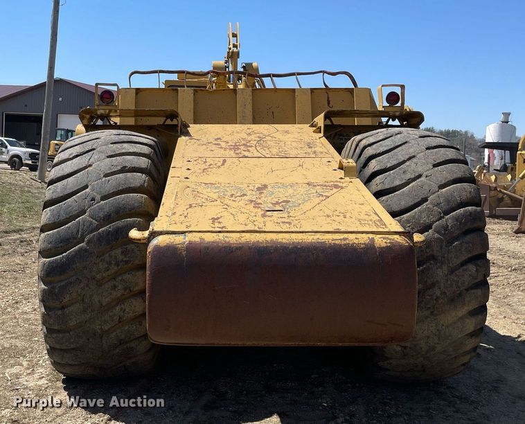 image for item LJ9613 1982 Caterpillar 621B  conventional scraper