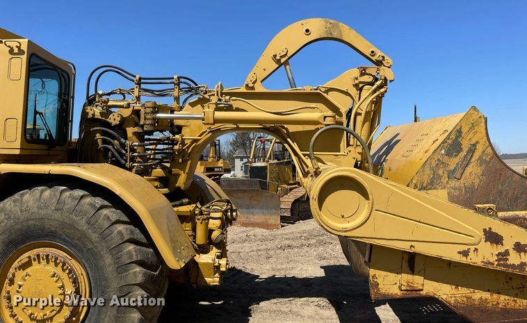 image for item LJ9613 1982 Caterpillar 621B  conventional scraper