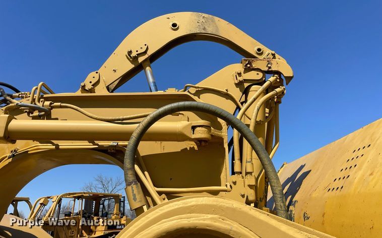 image for item LJ9613 1982 Caterpillar 621B  conventional scraper