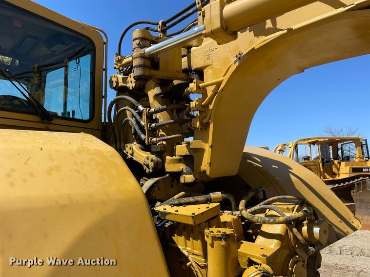 image for item LJ9613 1982 Caterpillar 621B  conventional scraper