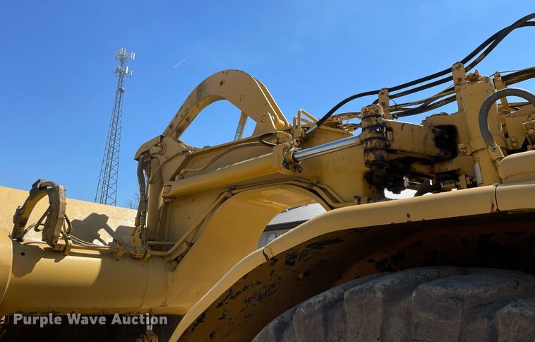 image for item LJ9613 1982 Caterpillar 621B  conventional scraper