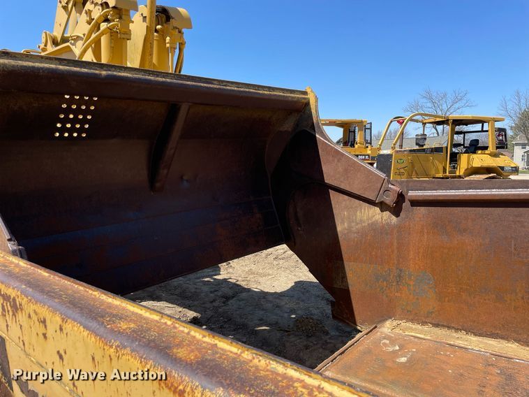 image for item LJ9613 1982 Caterpillar 621B  conventional scraper