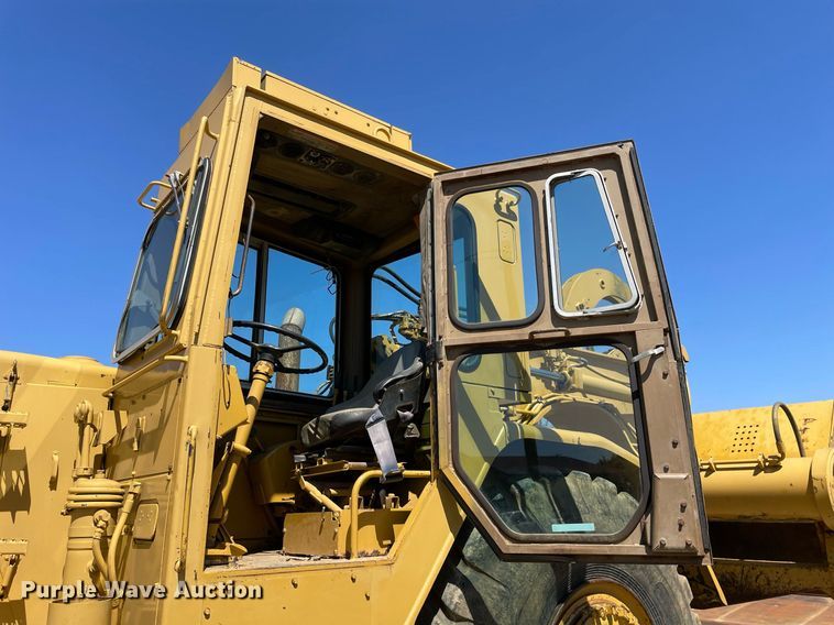 image for item LJ9613 1982 Caterpillar 621B  conventional scraper