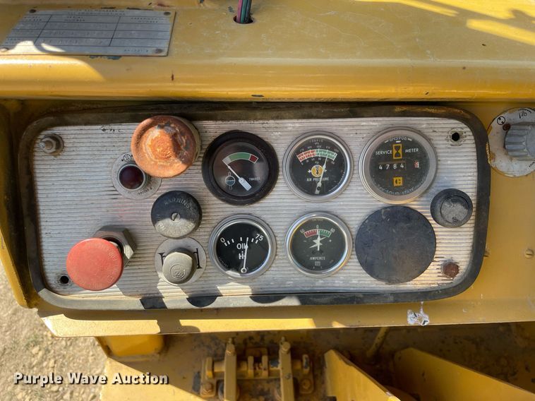 image for item LJ9613 1982 Caterpillar 621B  conventional scraper
