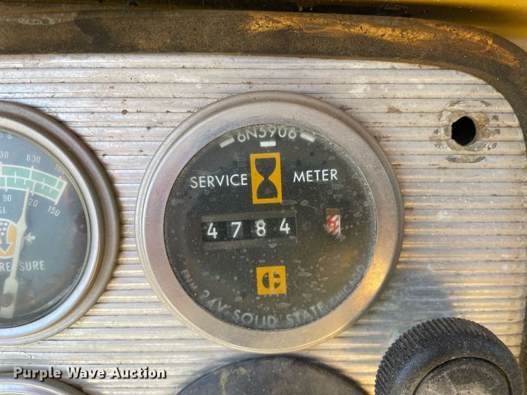 image for item LJ9613 1982 Caterpillar 621B  conventional scraper