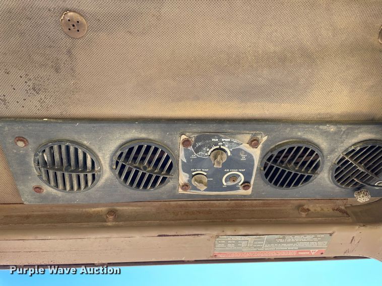 image for item LJ9613 1982 Caterpillar 621B  conventional scraper