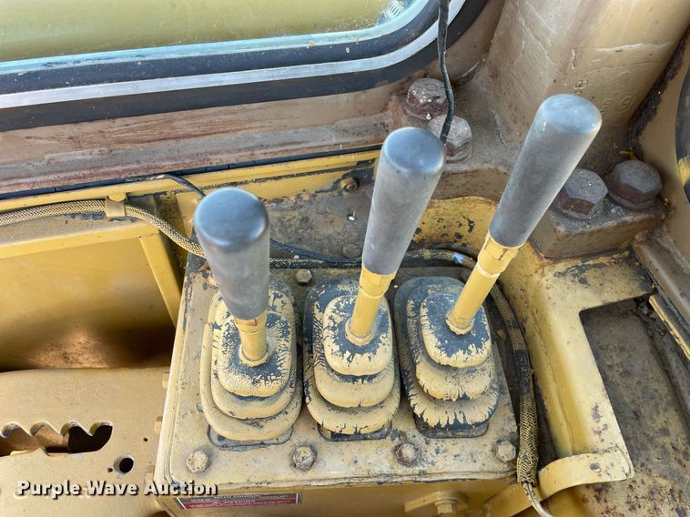 image for item LJ9613 1982 Caterpillar 621B  conventional scraper