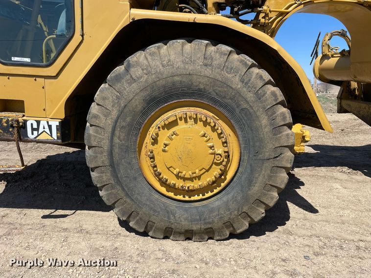 image for item LJ9613 1982 Caterpillar 621B  conventional scraper