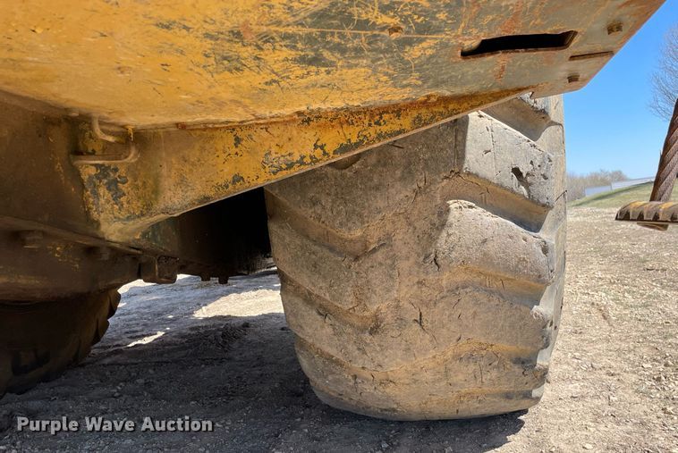 image for item LJ9613 1982 Caterpillar 621B  conventional scraper
