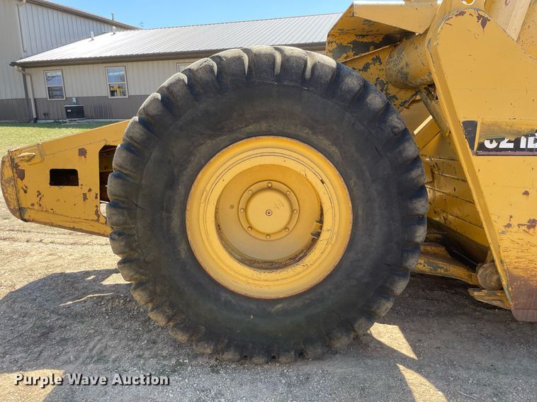 image for item LJ9613 1982 Caterpillar 621B  conventional scraper