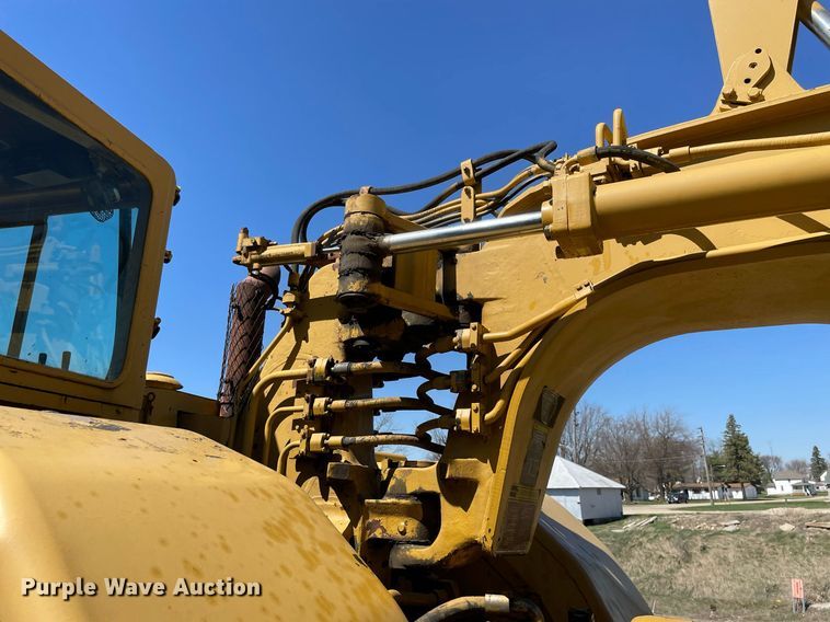 image for item LJ9614 Caterpillar 621B  conventional scraper