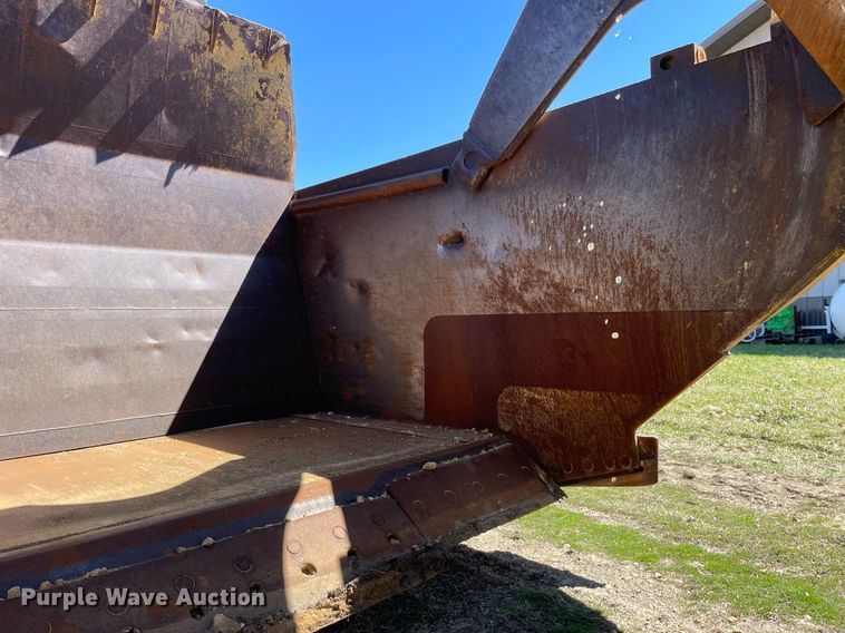 image for item LJ9614 Caterpillar 621B  conventional scraper