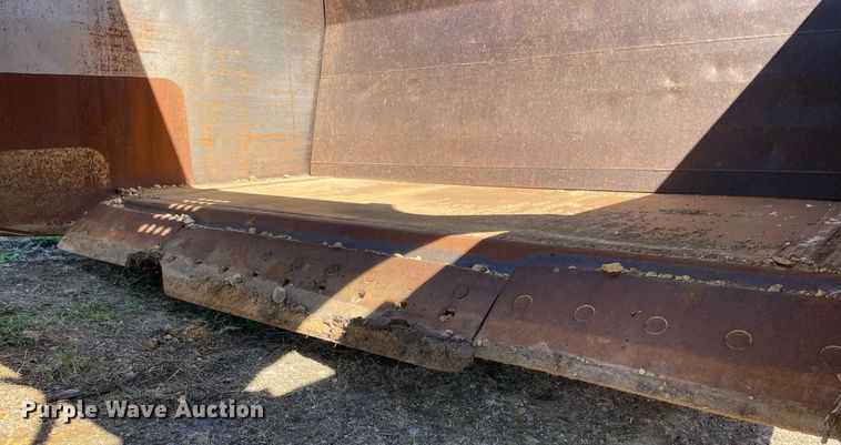 image for item LJ9614 Caterpillar 621B  conventional scraper