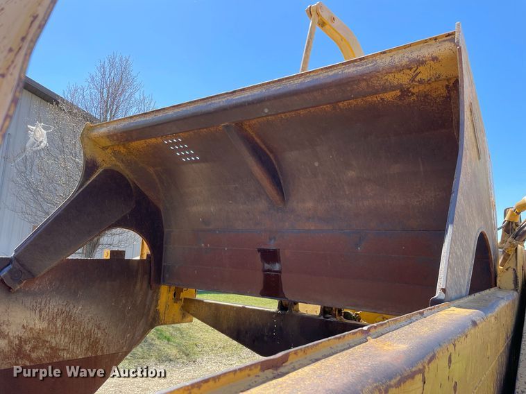 image for item LJ9614 Caterpillar 621B  conventional scraper