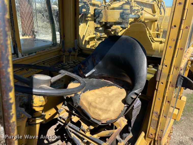 image for item LJ9614 Caterpillar 621B  conventional scraper