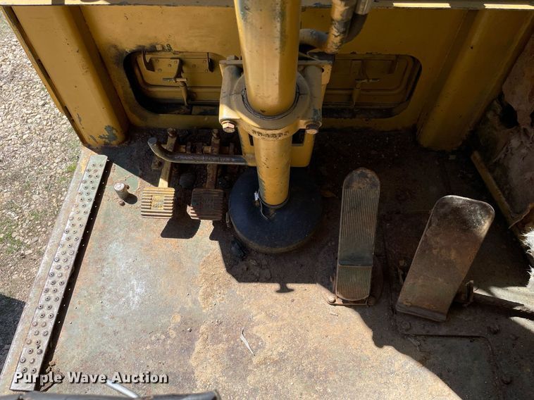 image for item LJ9614 Caterpillar 621B  conventional scraper