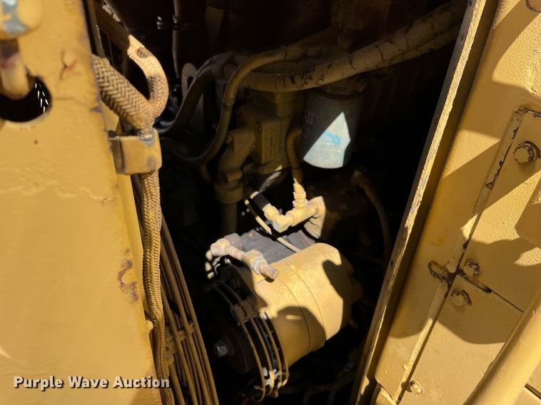 image for item LJ9614 Caterpillar 621B  conventional scraper