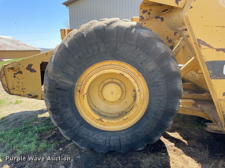 image for item LJ9614 Caterpillar 621B  conventional scraper