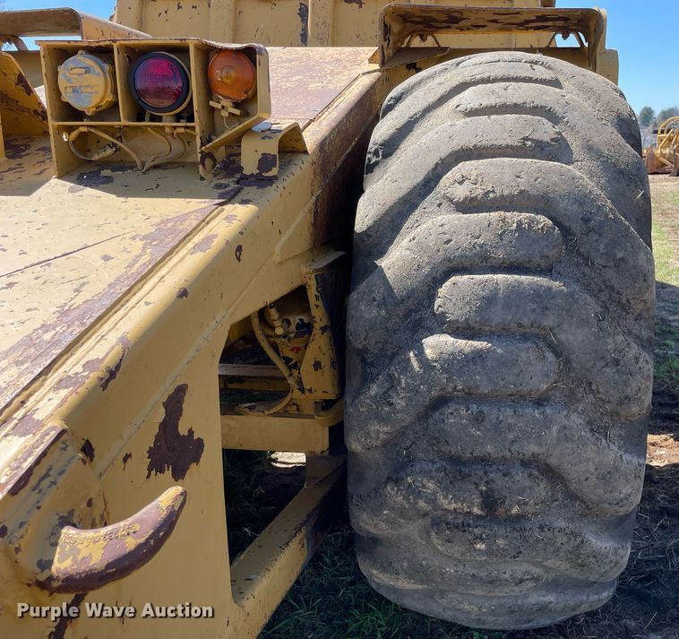 image for item LJ9614 Caterpillar 621B  conventional scraper