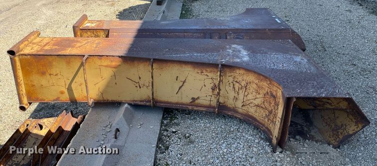 image for item LJ9616 (2) tile plow boots