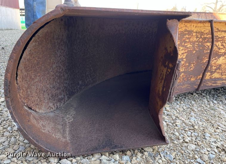 image for item LJ9616 (2) tile plow boots