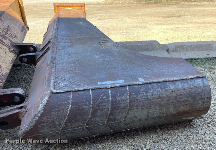 image for item LJ9616 (2) tile plow boots