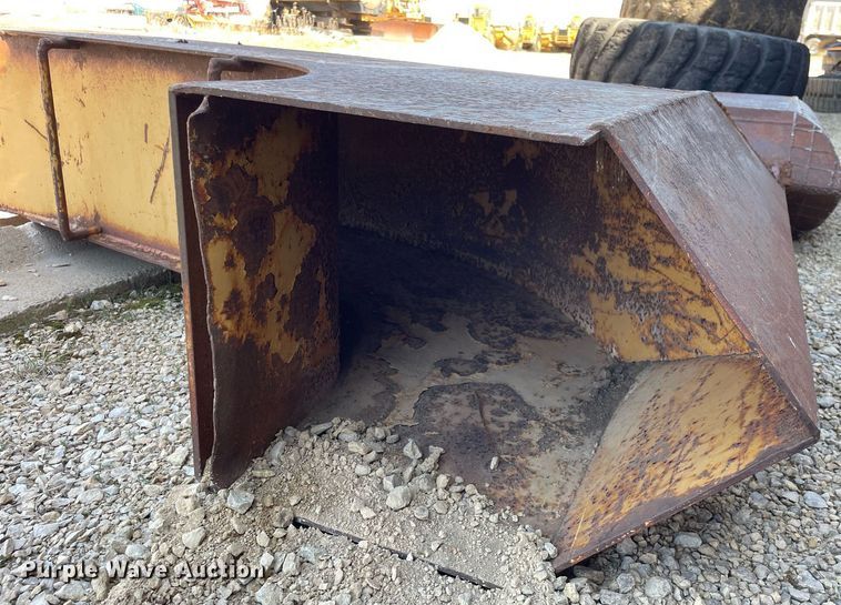 image for item LJ9616 (2) tile plow boots