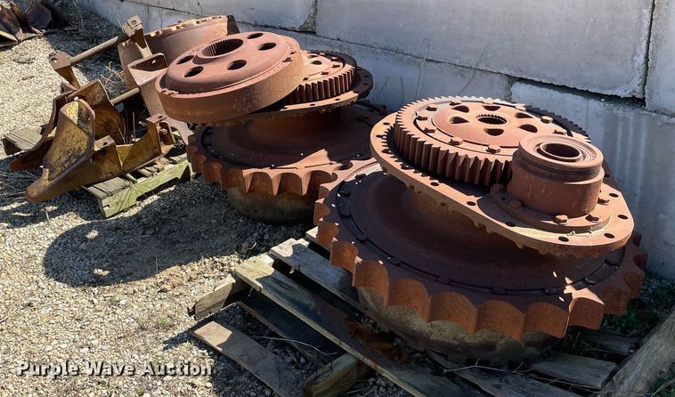 image for item LJ9617 Crawler attachments