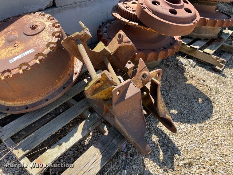 image for item LJ9617 Crawler attachments