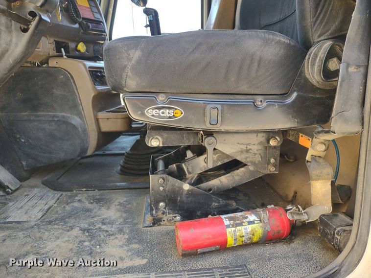 image for item LL9039 2003 Mack CV713  dump truck