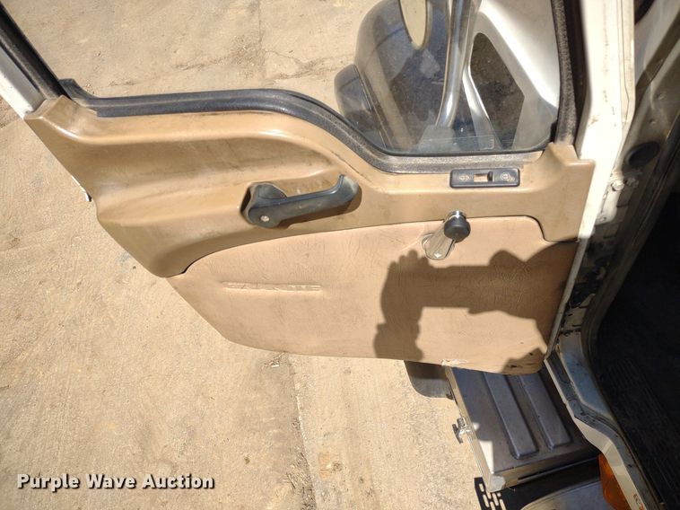 image for item LL9039 2003 Mack CV713  dump truck