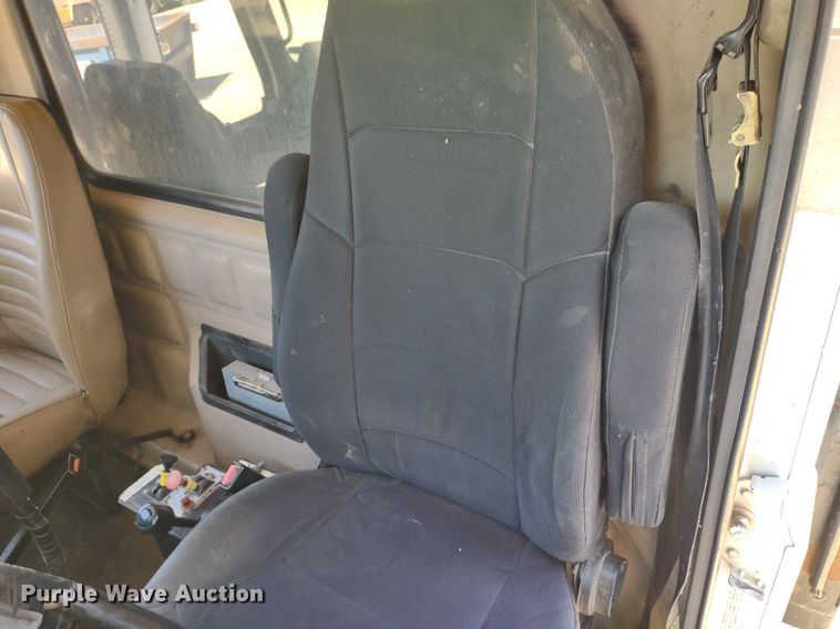 image for item LL9039 2003 Mack CV713  dump truck