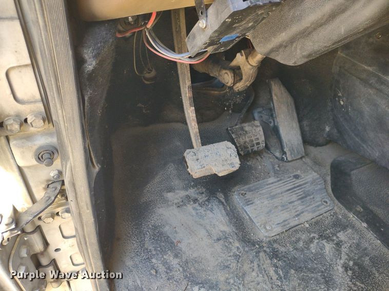 image for item LL9039 2003 Mack CV713  dump truck