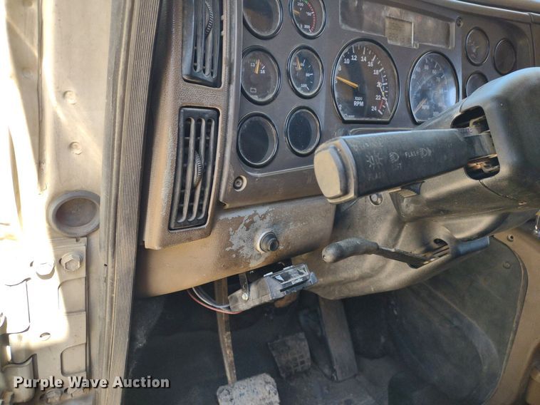 image for item LL9039 2003 Mack CV713  dump truck